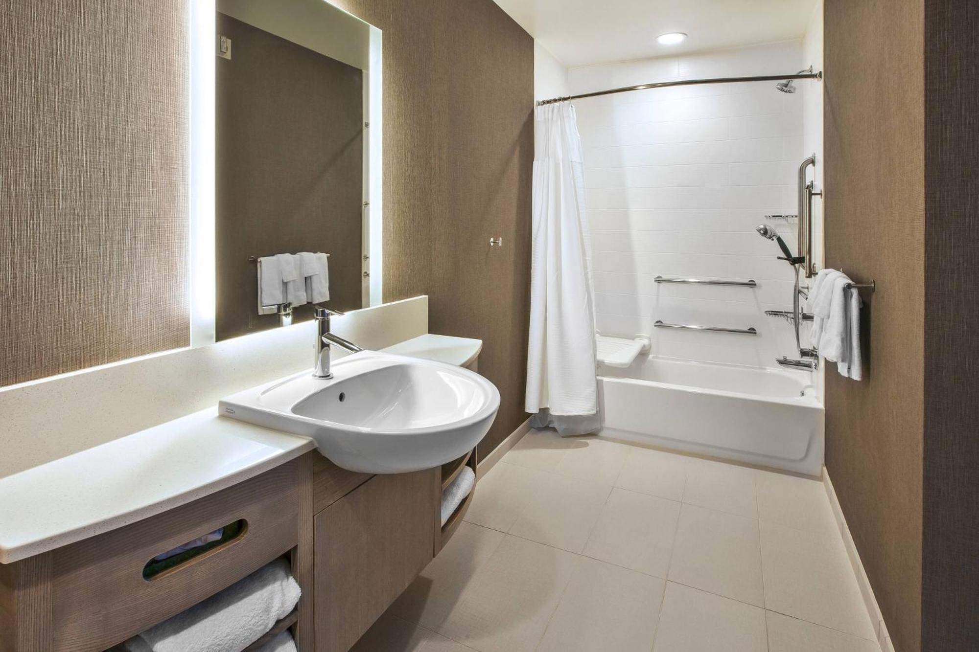 Springhill Suites By Marriott Pittsburgh Butler/Centre City Bagian luar foto